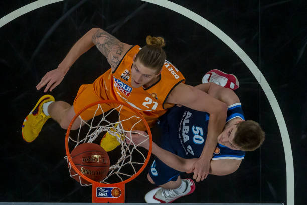 而最年轻中 而最年轻中