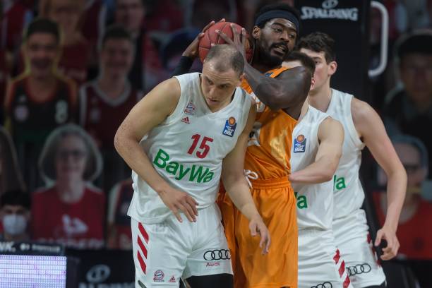 的佼佼者 的佼佼者